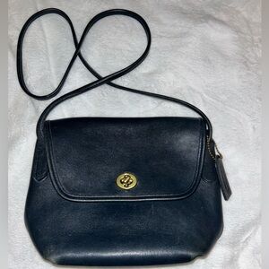 Women’s Vintage Coach Quincy 9919 Navy Leather Crossbody Bag